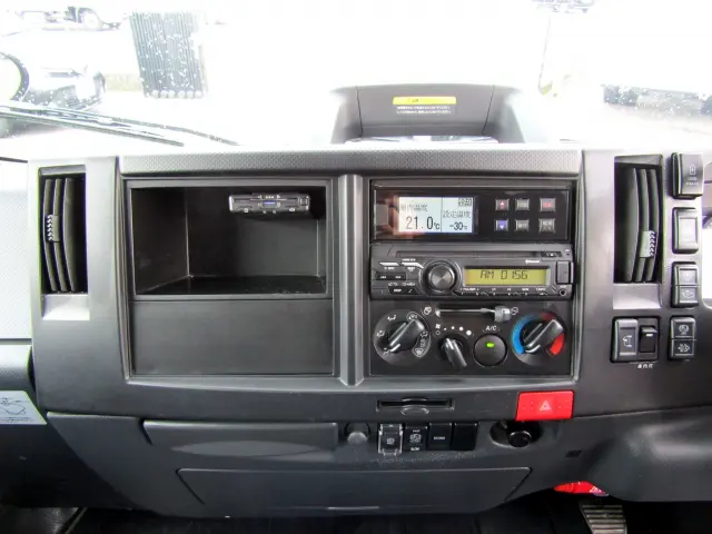 いすゞ エルフ 2RG-NMR88AN(2WD)の写真26