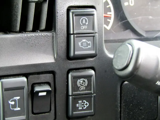 いすゞ エルフ 2RG-NMR88AN(2WD)の写真31