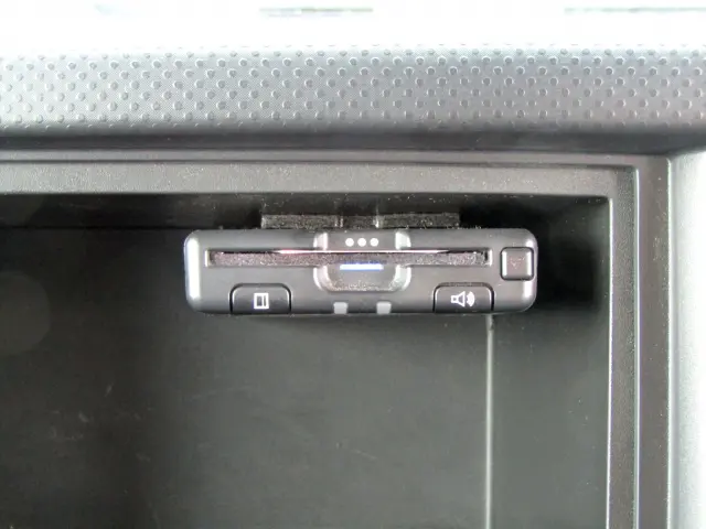 いすゞ エルフ 2RG-NMR88AN(2WD)の写真34