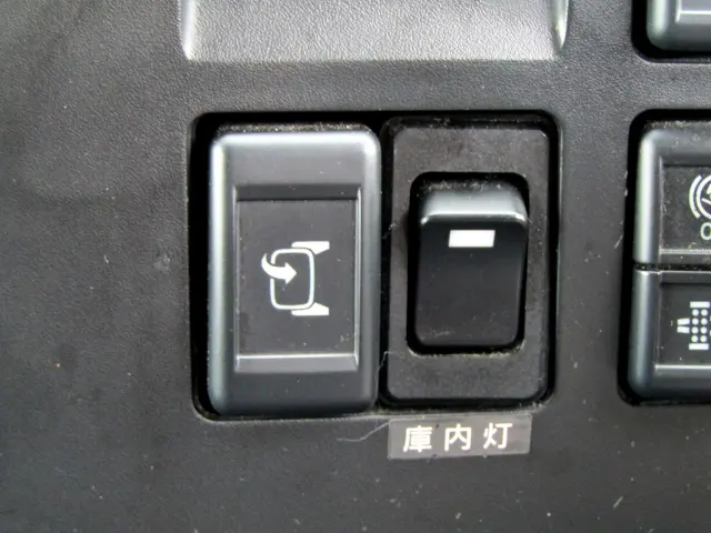 いすゞ エルフ 2RG-NMR88AN(2WD)の写真35