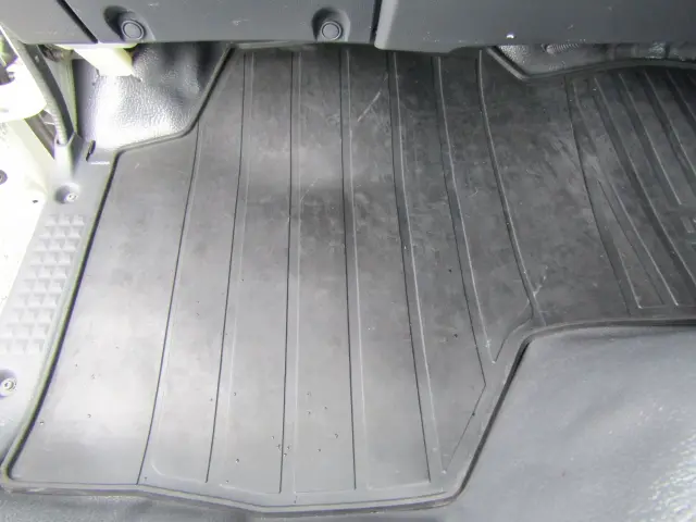 いすゞ エルフ 2RG-NMR88AN(2WD)の写真37