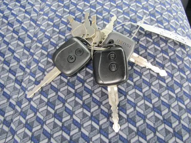 いすゞ エルフ 2RG-NMR88AN(2WD)の写真38