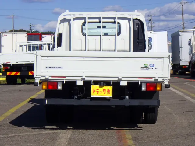 いすゞ エルフ 2RG-NPR88AR(2WD)の写真6