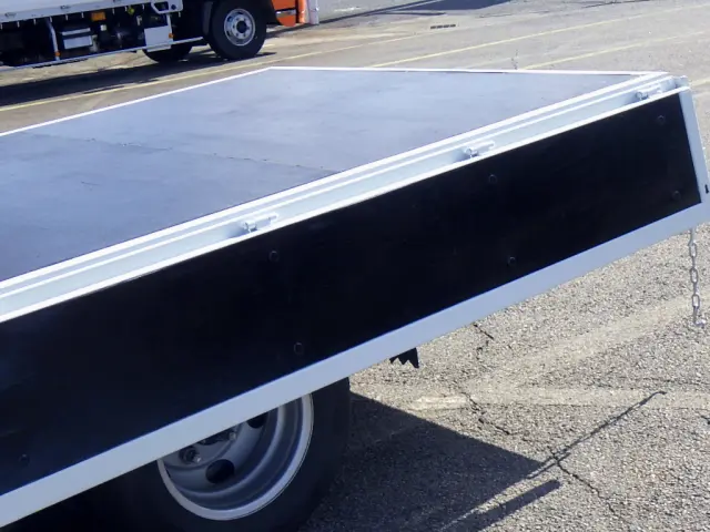 いすゞ エルフ 2RG-NPR88AR(2WD)の写真9