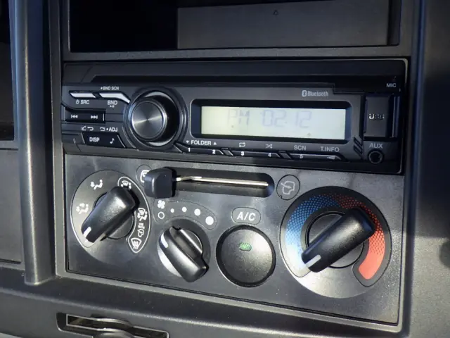 いすゞ エルフ 2RG-NPR88AR(2WD)の写真14