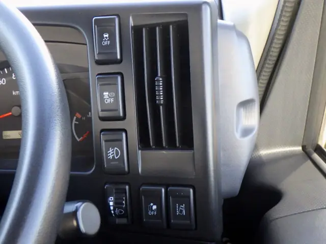 いすゞ エルフ 2RG-NPR88AR(2WD)の写真18