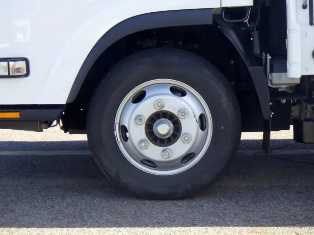 いすゞ エルフ 2RG-NPR88AR(2WD)の写真20