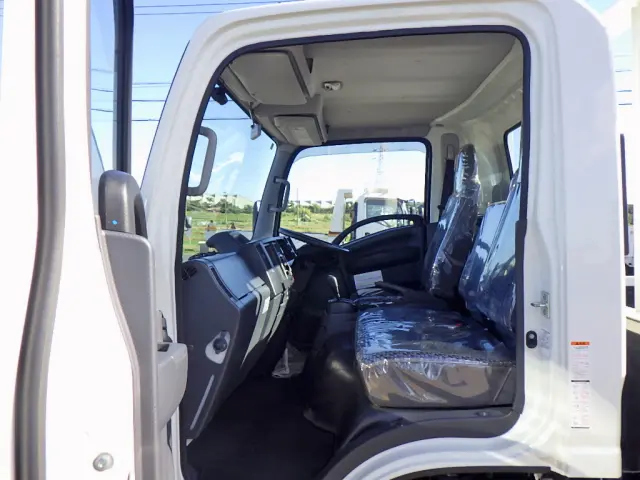 いすゞ エルフ 2RG-NPR88AR(2WD)の写真43