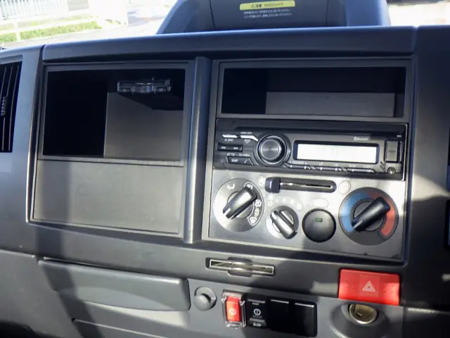 いすゞ エルフ 2RG-NPR88AR(2WD)の写真47