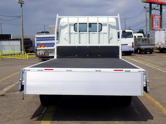 三菱 キャンター 2PG-FEBS0(2WD)の写真7