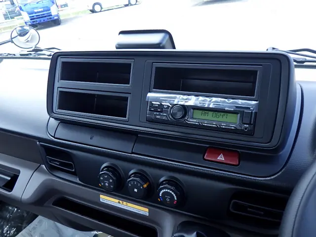 三菱 キャンター 2PG-FEBS0(2WD)の写真15