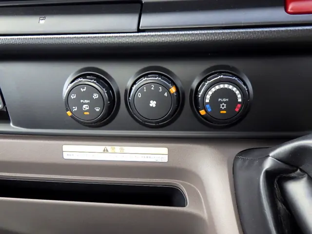 三菱 キャンター 2PG-FEBS0(2WD)の写真17