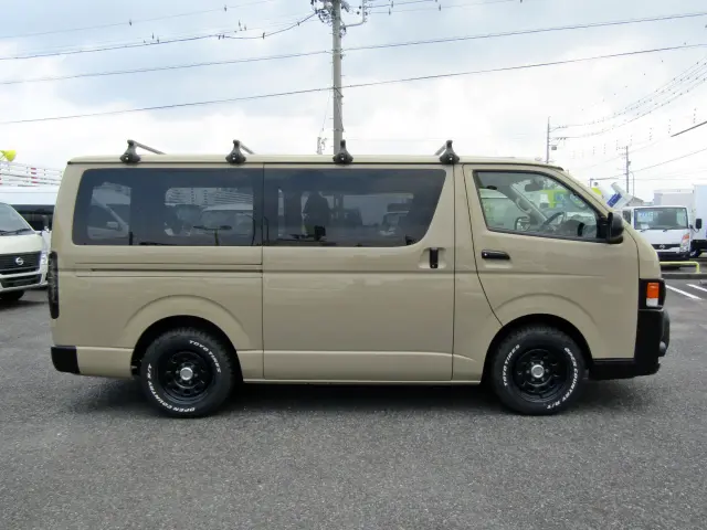 トヨタ ハイエースバン CBF-TRH200V(2WD)の写真5