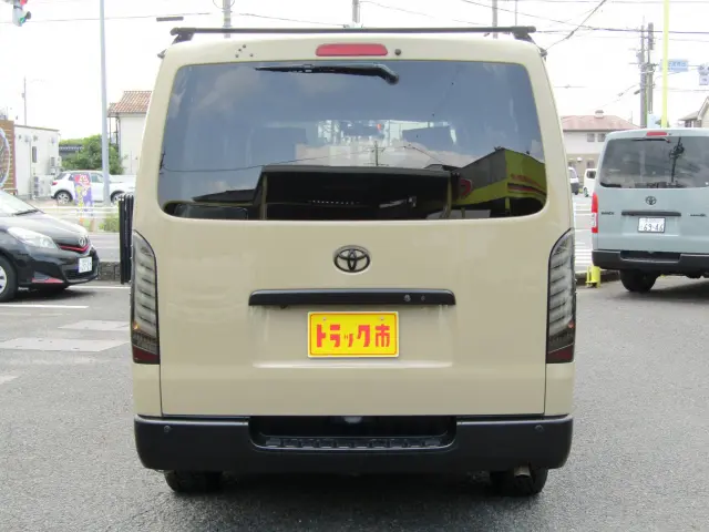 トヨタ ハイエースバン CBF-TRH200V(2WD)の写真7