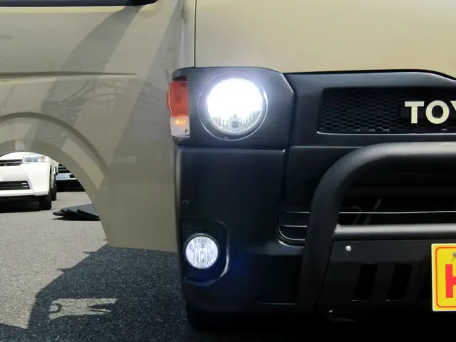 トヨタ ハイエースバン CBF-TRH200V(2WD)の写真8