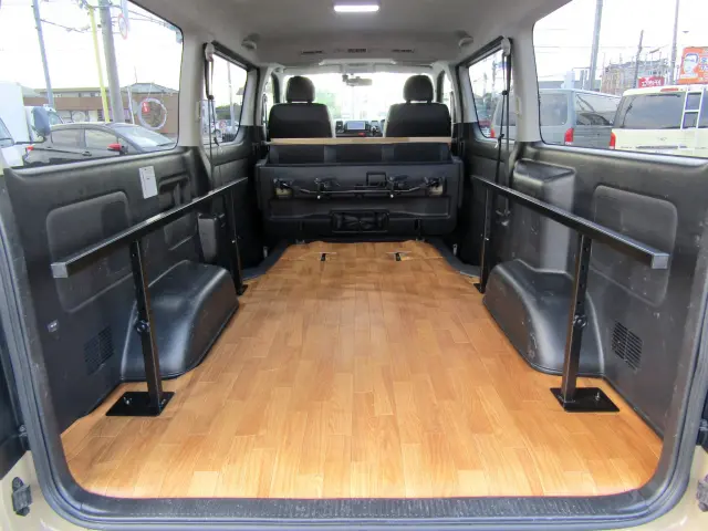 トヨタ ハイエースバン CBF-TRH200V(2WD)の写真11