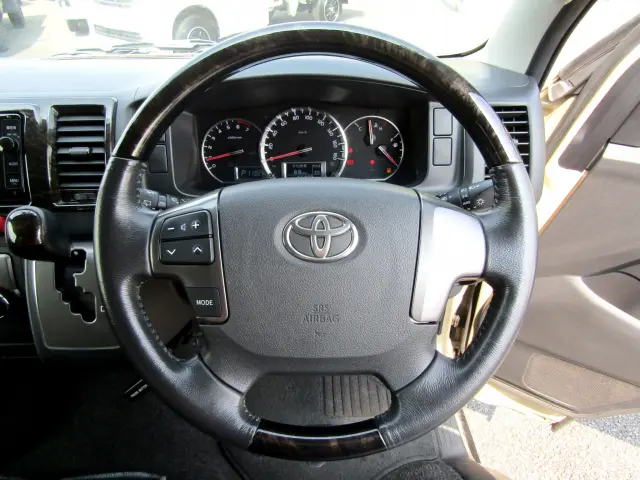 トヨタ ハイエースバン CBF-TRH200V(2WD)の写真19