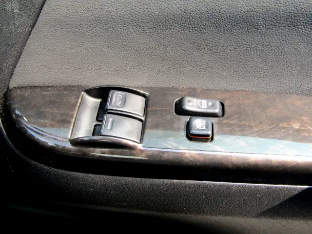 トヨタ ハイエースバン CBF-TRH200V(2WD)の写真33