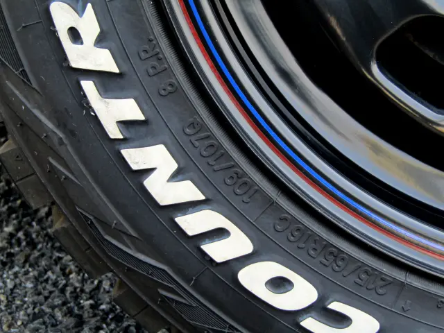 トヨタ ハイエースバン CBF-TRH200V(2WD)の写真43