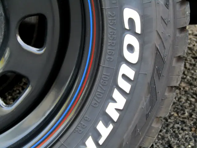 トヨタ ハイエースバン CBF-TRH200V(2WD)の写真46