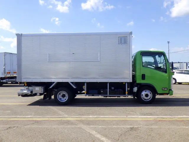 いすゞ エルフ TRG-NMR85AN(2WD)の写真5