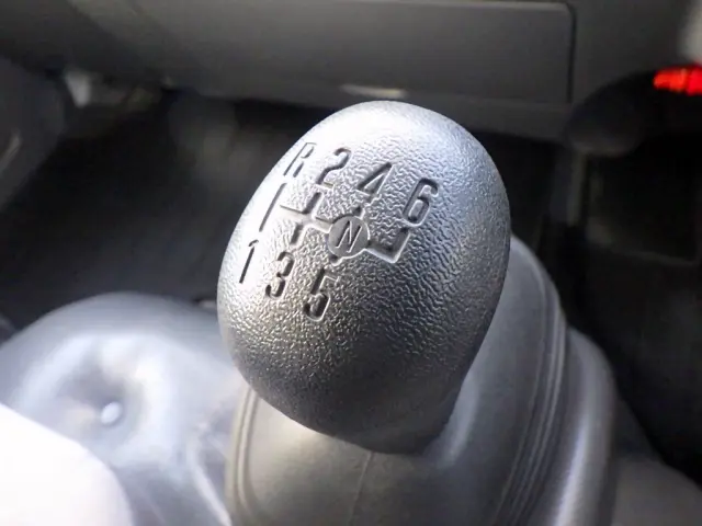 いすゞ エルフ TRG-NMR85AN(2WD)の写真16