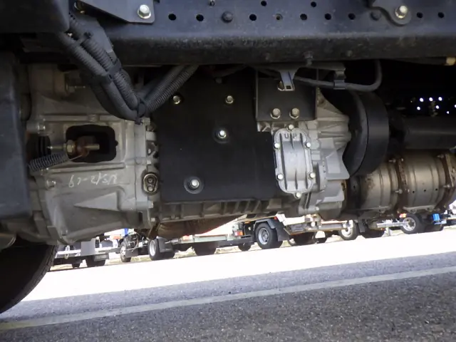 いすゞ エルフ TRG-NMR85AN(2WD)の写真28