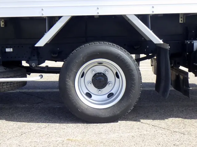 いすゞ エルフ TRG-NMR85AN(2WD)の写真30