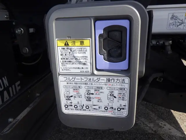いすゞ エルフ TRG-NMR85AN(2WD)の写真44
