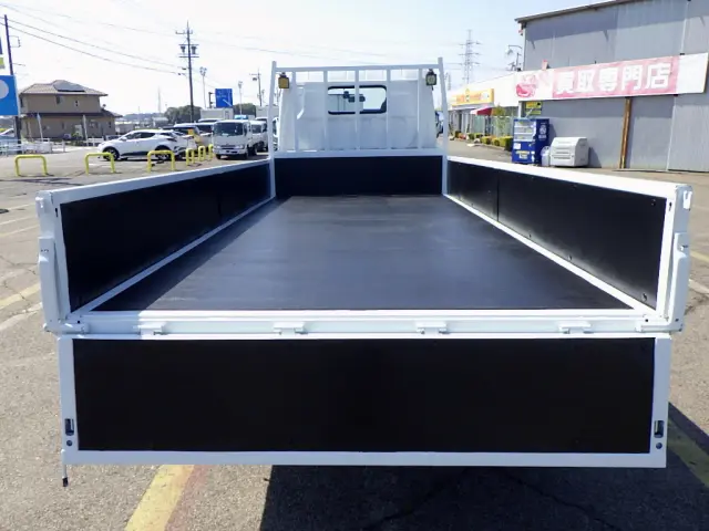 三菱 キャンター 2PG-FEAV0(2WD)の写真7