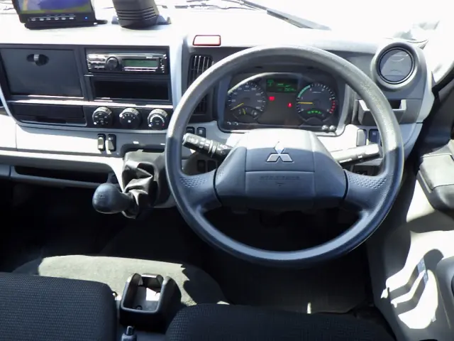 三菱 キャンター 2PG-FEAV0(2WD)の写真13