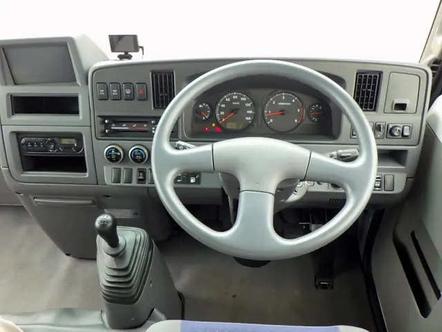 いすゞ ジャーニー ABG-SDHW41(2WD)の写真10