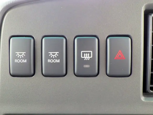 いすゞ ジャーニー ABG-SDHW41(2WD)の写真16