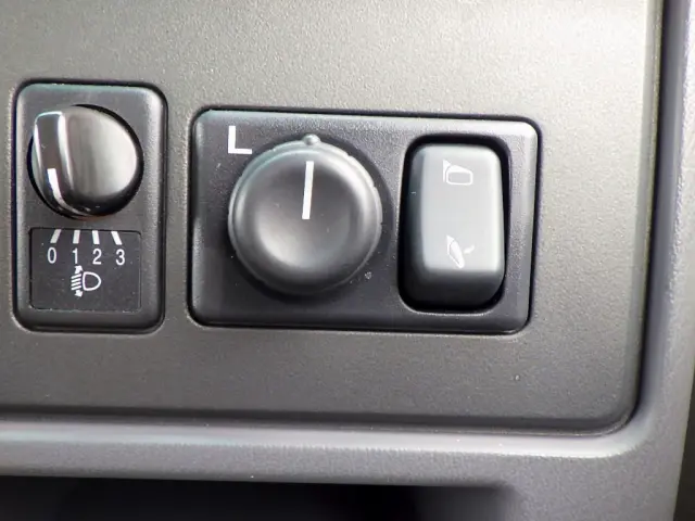 いすゞ ジャーニー ABG-SDHW41(2WD)の写真20