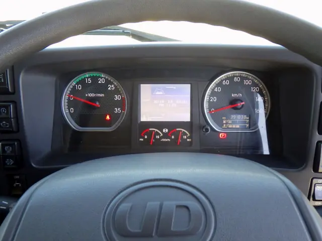 UD コンドル 2RG-BRR90T2(2WD)の写真48