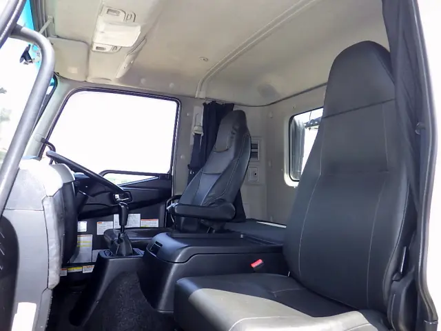 三菱 ファイター 2KG-FK61F(2WD)の写真10