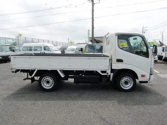目立つキズや看板アトなどもなく内外装とも状態がキレイに保たれたおススメの1台!納車当日からスグに使って頂けますヨ☆|トヨタ ダイナ LDF-KDY281(4WD)の写真4