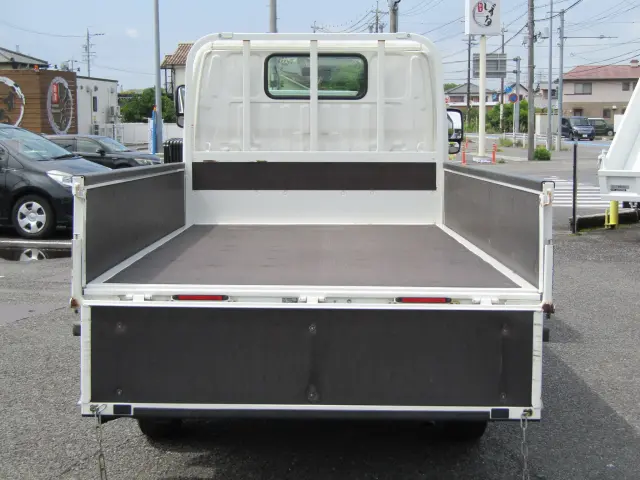 荷台内面はこんな感じ♪|トヨタ ダイナ LDF-KDY281(4WD)の写真6