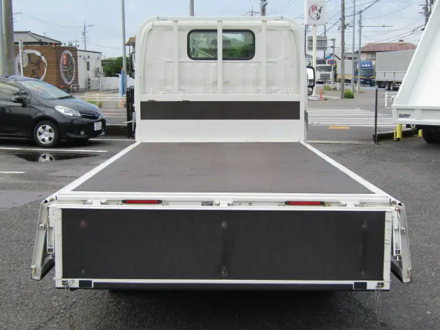 もちろん3方開きですので、左右後ろのどこからでも積み降ろしが可能です♪|トヨタ ダイナ LDF-KDY281(4WD)の写真8