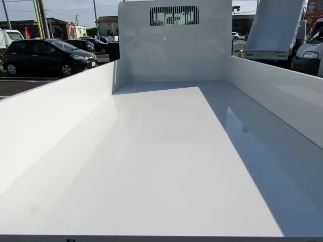 ね？キレイでしょう？！|マツダ タイタン 2RG-LKR88AT(2WD)の写真7