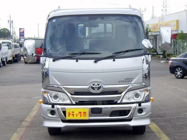 トヨタ ダイナ 2KG-XZU695(4WD)の写真3