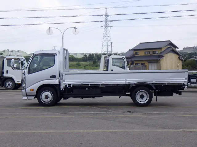 トヨタ ダイナ 2KG-XZU695(4WD)の写真4