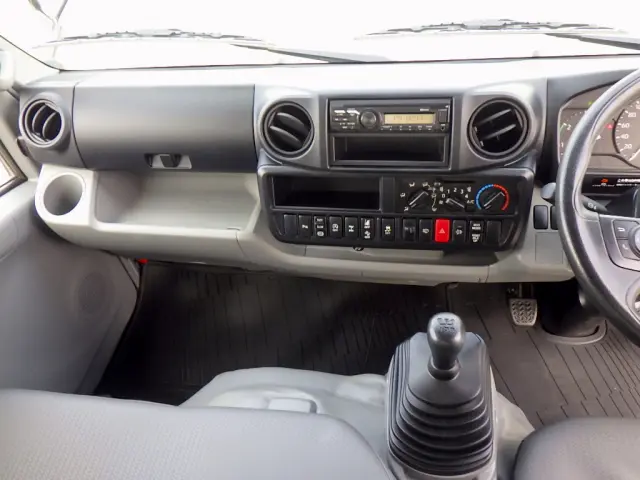 トヨタ ダイナ 2KG-XZU695(4WD)の写真13