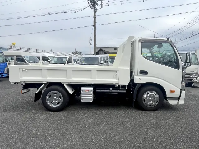 トヨタ ダイナ 2RG-XZU600D(2WD)の写真4