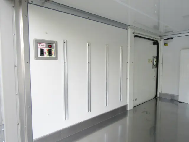 荷箱内面左側|マツダ ボンゴトラック 5BF-S403F(2WD)の写真10