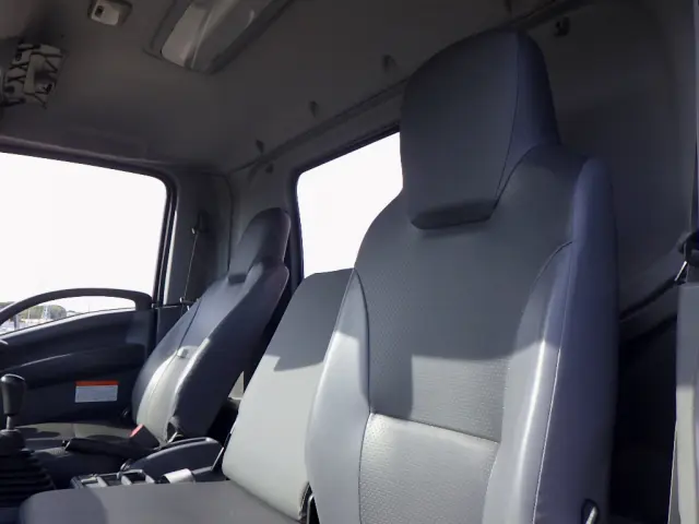 いすゞ フォワード 2PG-FRR90S1(2WD)の写真21