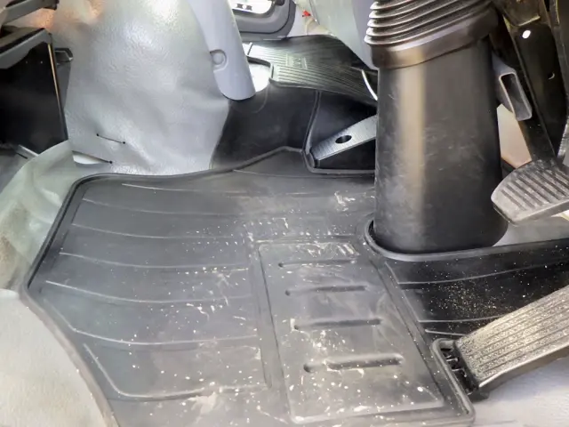 いすゞ フォワード 2PG-FRR90S1(2WD)の写真24