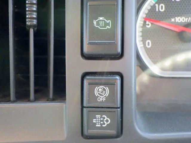 いすゞ フォワード 2PG-FRR90S1(2WD)の写真33