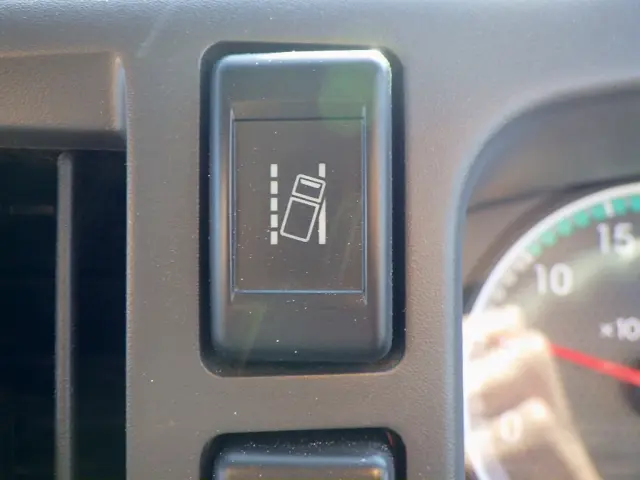 いすゞ フォワード 2PG-FRR90S1(2WD)の写真34