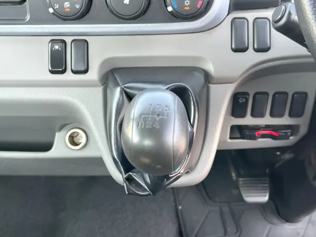 三菱 キャンター TPG-FBA20(2WD)の写真16